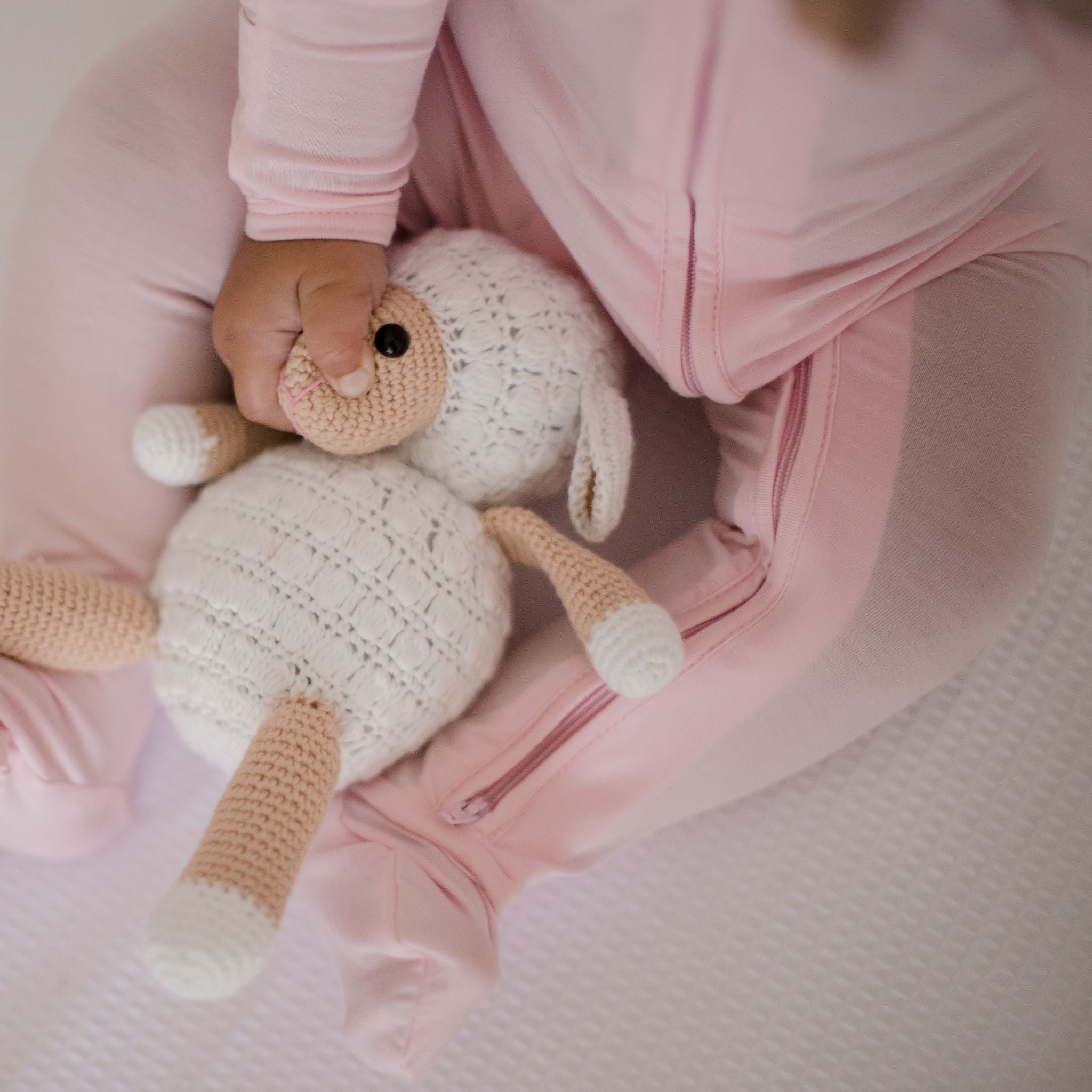 Zipper vs. Button Rompers: What’s Easier During Night Changes?