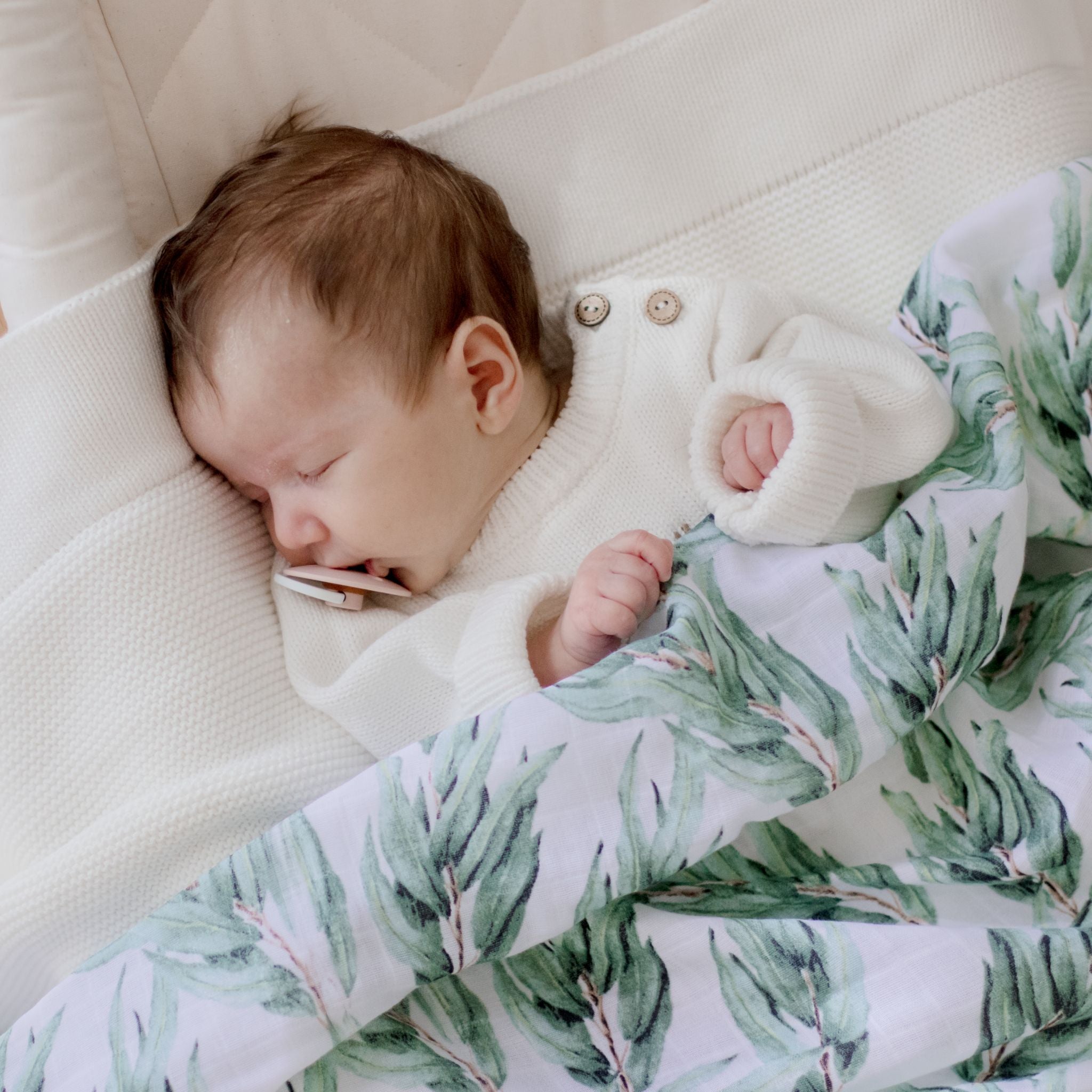 Muslin Wraps Buying Guide: How to Choose the Best Organic Cotton Swaddles for Your Baby