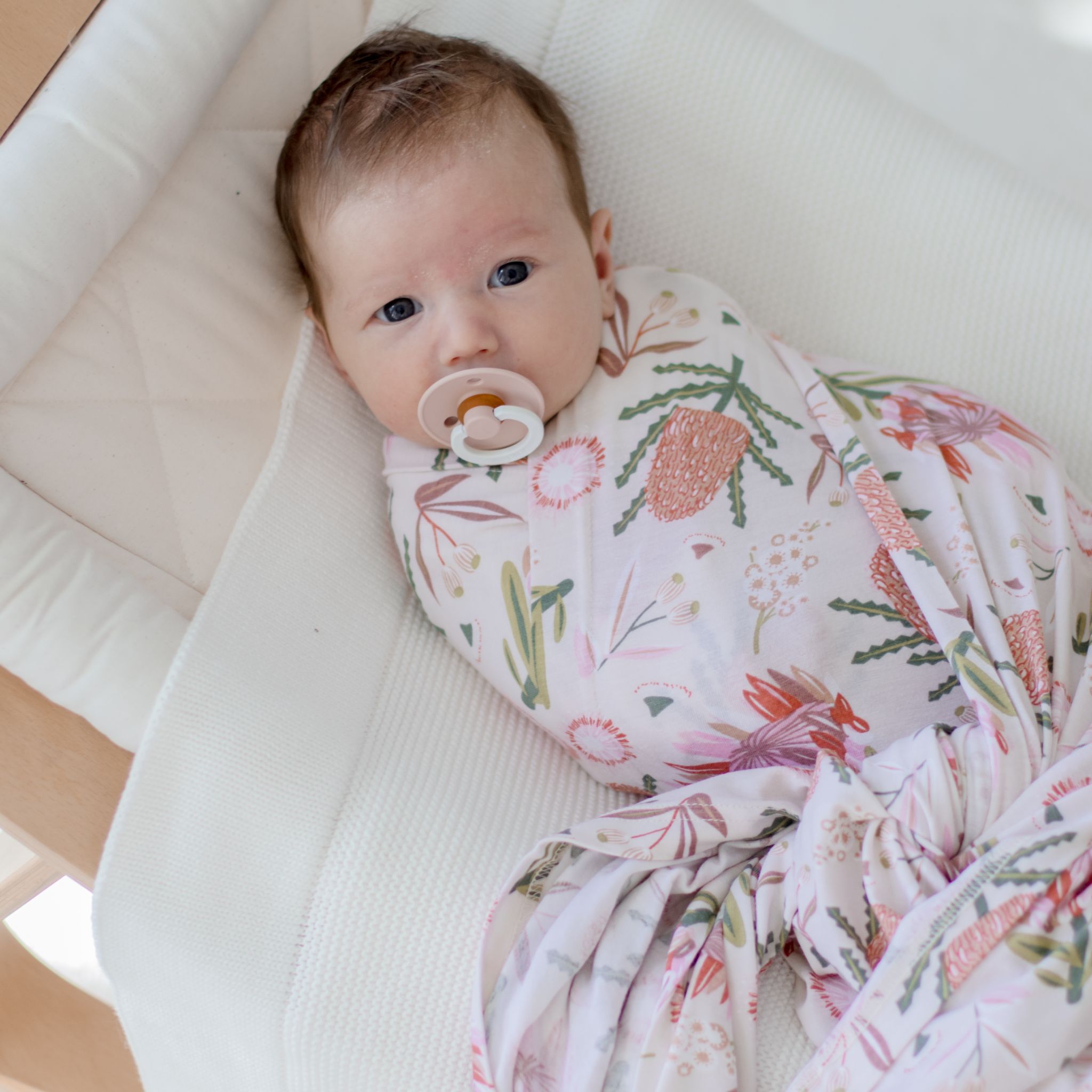 Stretchy Swaddles Buying Guide: How to Choose the Best Wrap for Your Baby