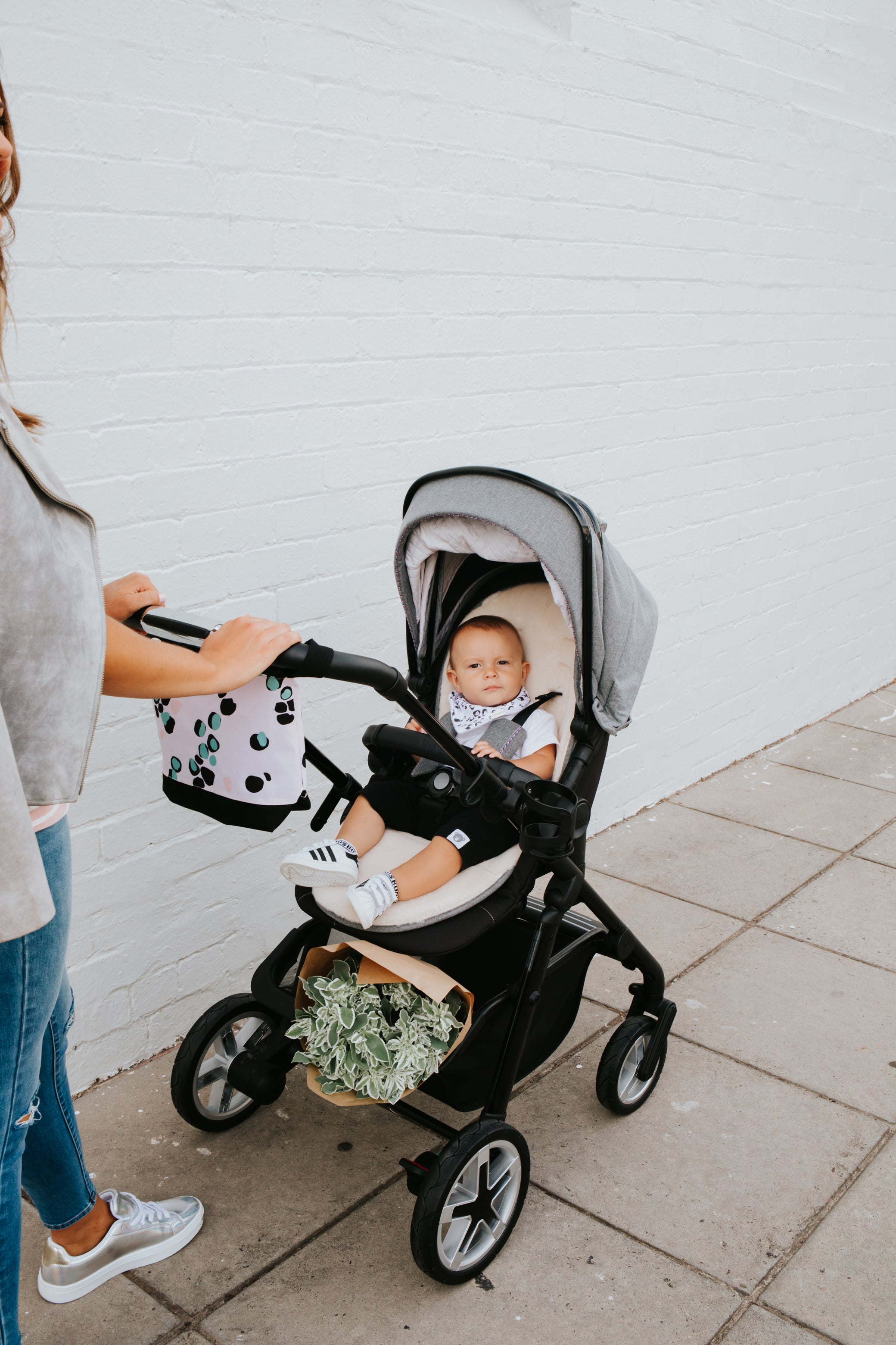 Best Pram Organiser in Australia: How to Choose the Right Stroller Caddy for Your Needs