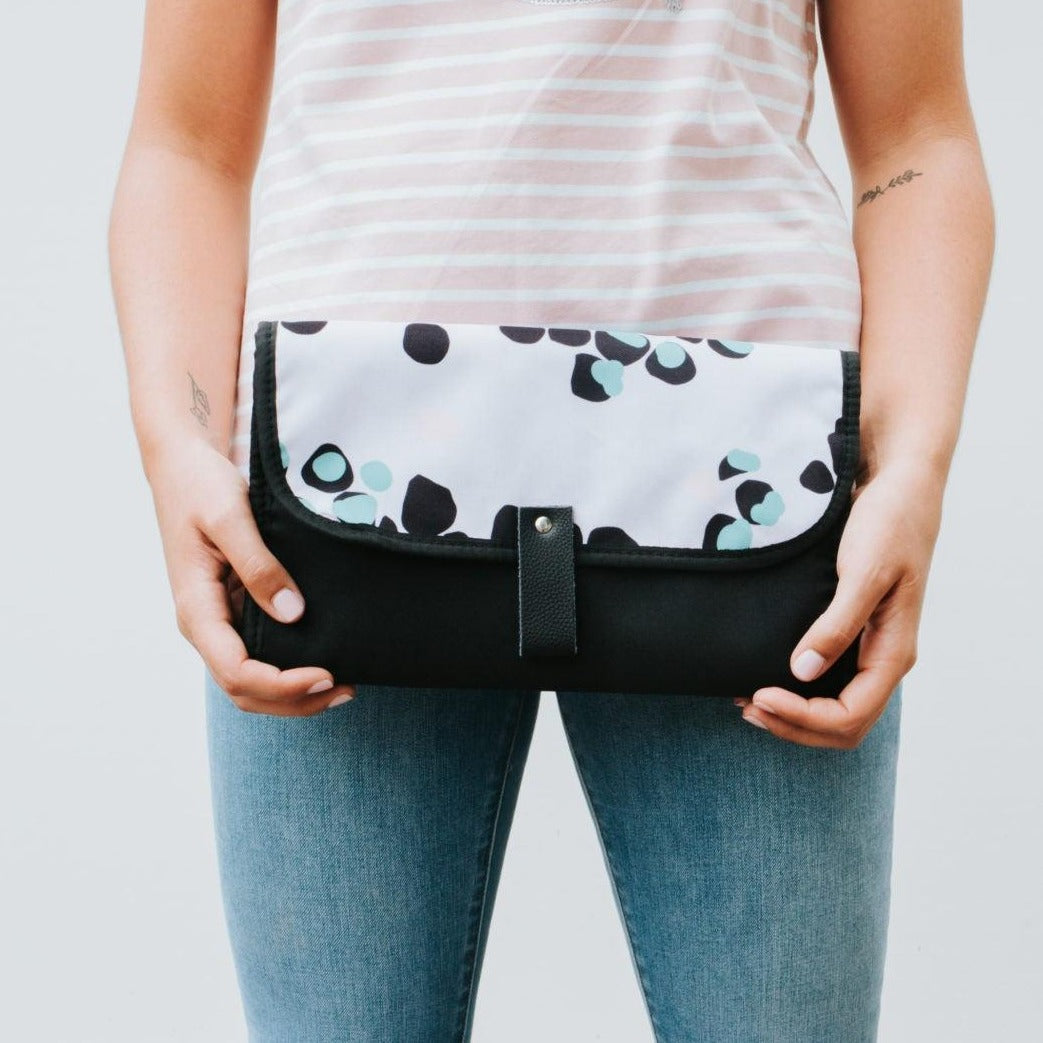 Best Nappy Bags in NZ: A Buying Guide to Portable Nappy Change Clutches